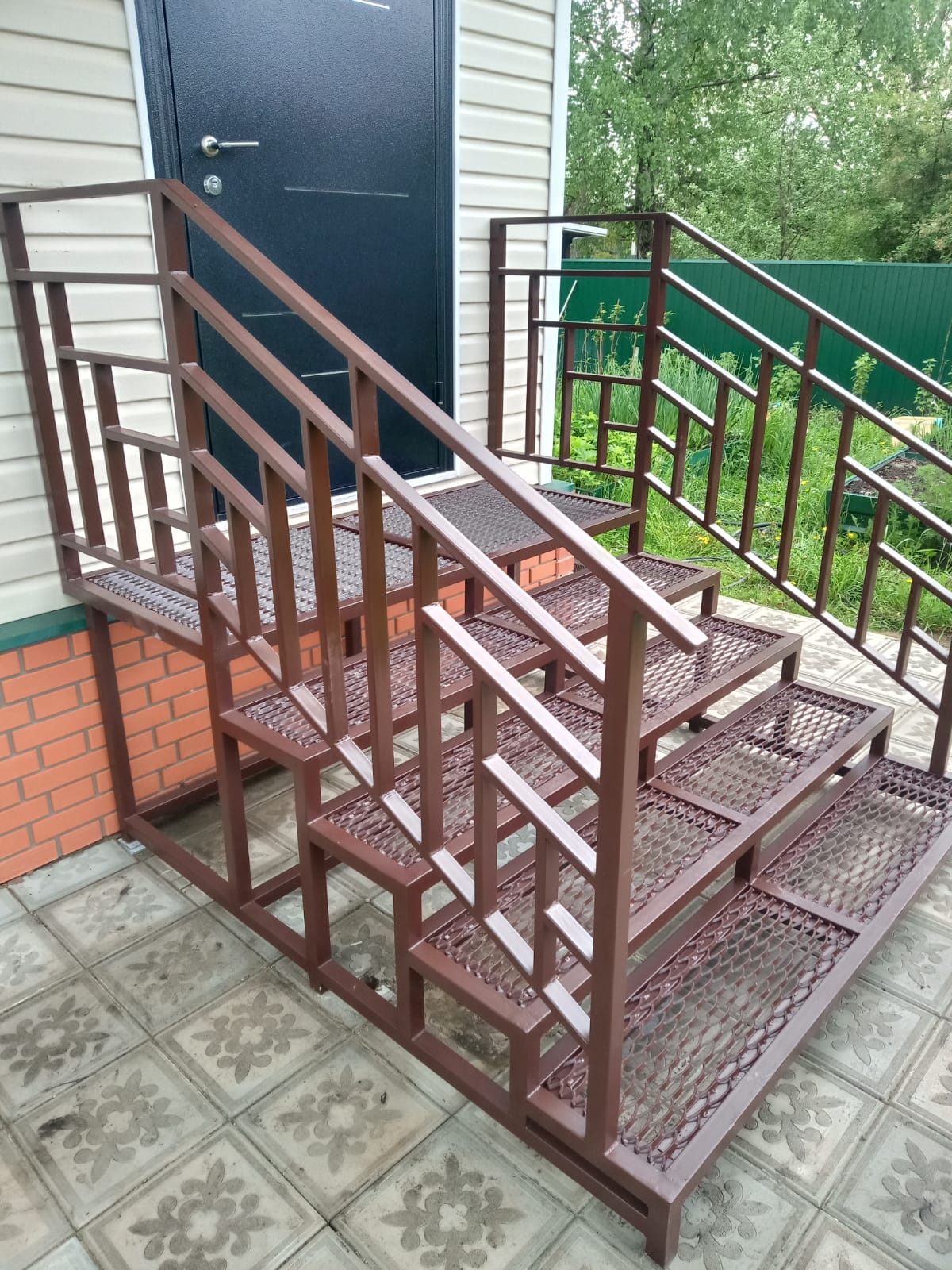 Поворотные уличные лестницы